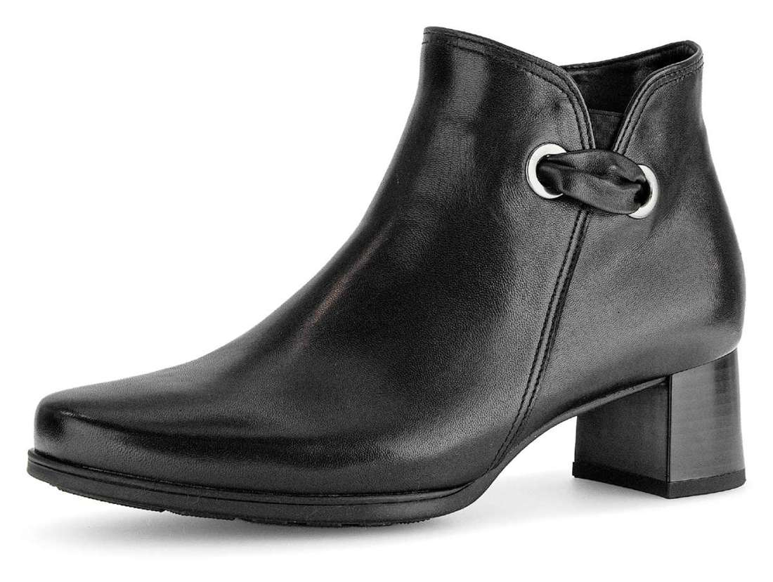 Ботильоны с декоративными элементами St. Tropez