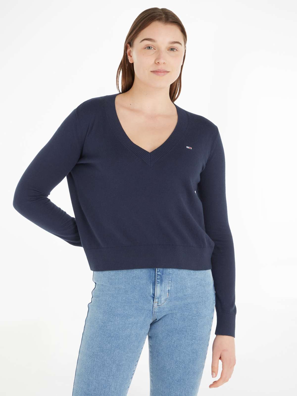 Свитер с V-образным вырезом и фирменным лейблом Tommy Jeans TJW ESSENTIAL VNECK SWEATER