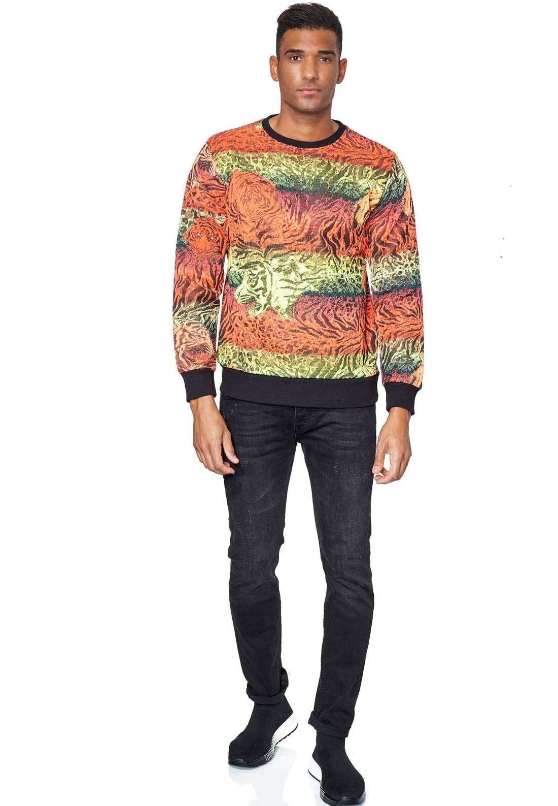 Толстовка в модном тигровом дизайне. Sweater