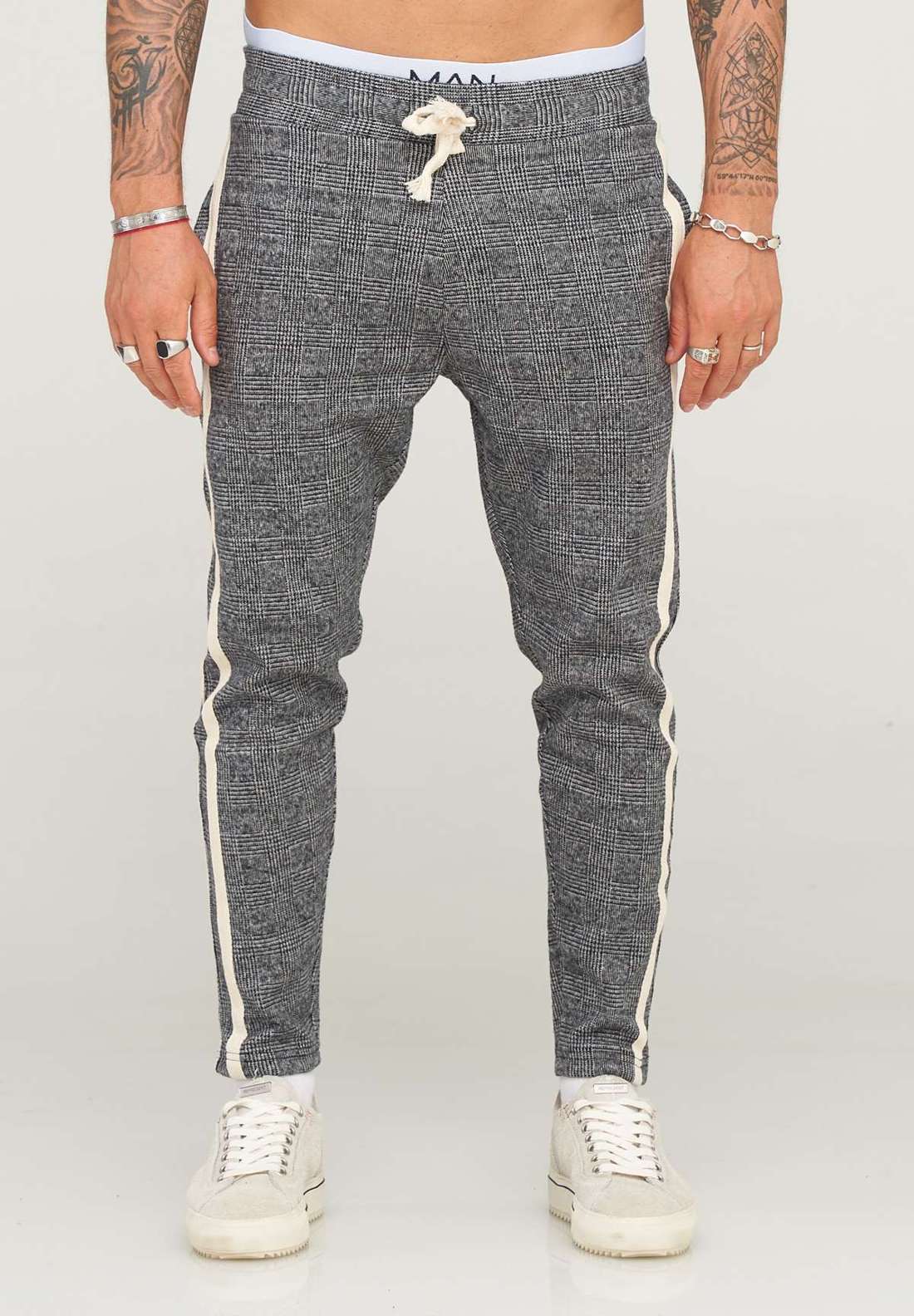 Тканевые брюки с полосками по бокам LEVIAN