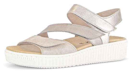 босоножки на танкетке