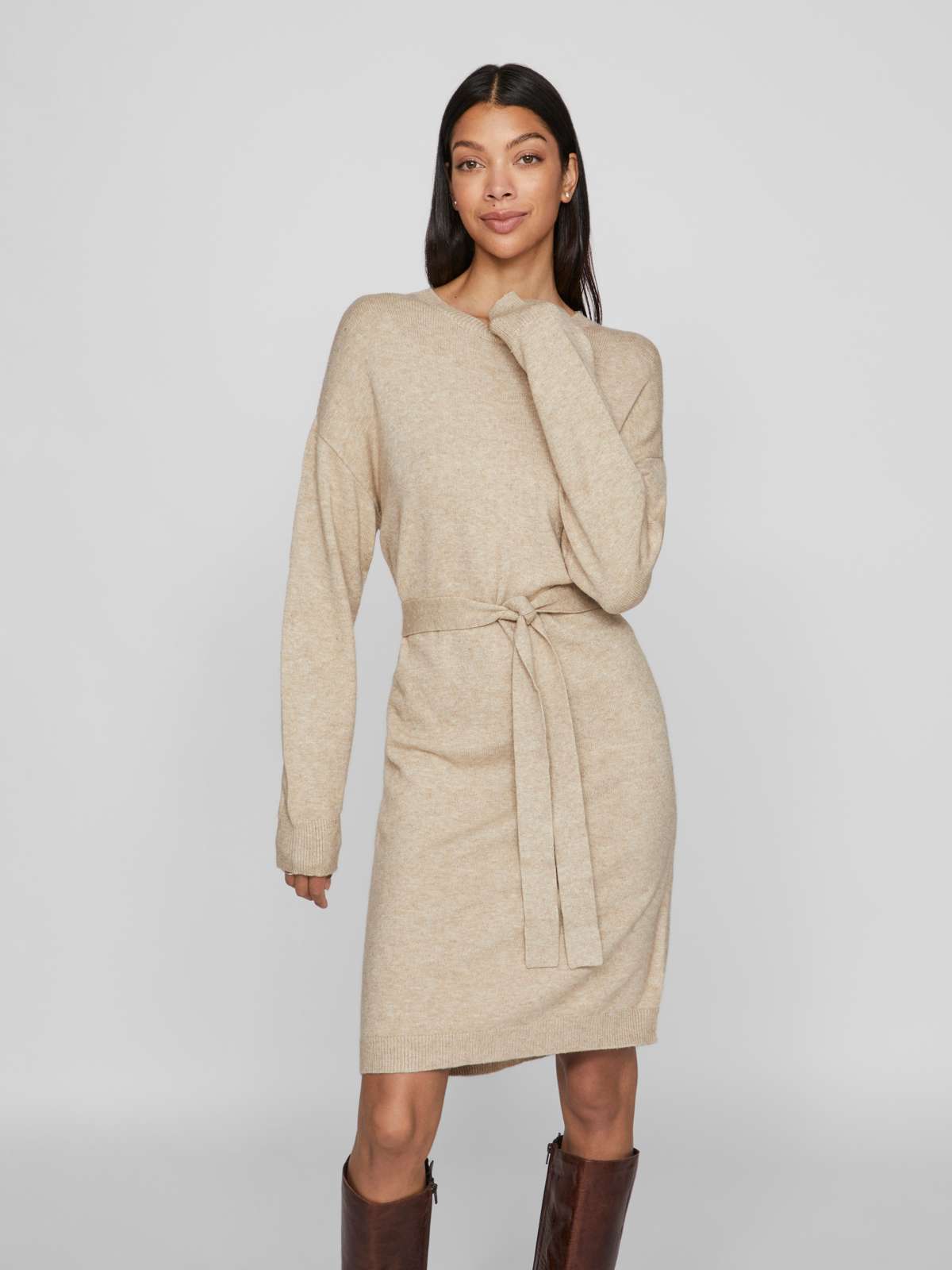 Трикотажное платье VIRIL O-NECK L/S BELT KNIT DRESS - NOOS