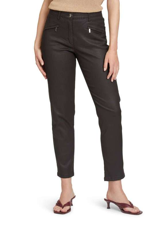 темно-коричневый