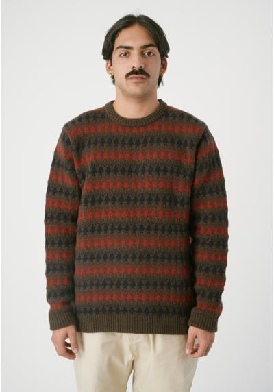 Вязаный свитер, свободного кроя.