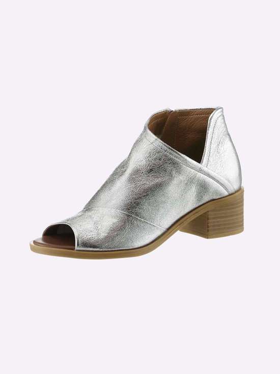 серебристый