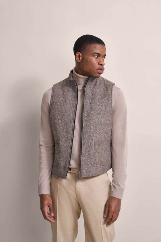 темно-серый