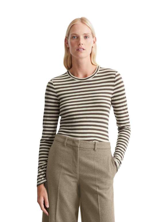 коричневый