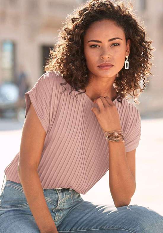 персиковый