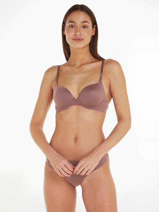 темно-коричневый