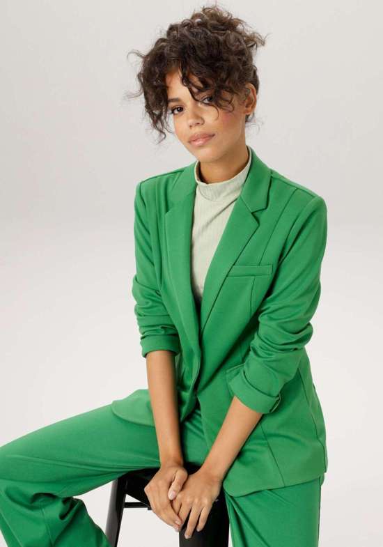 изумрудный