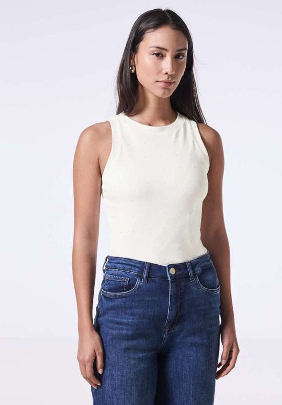 грязно-белый