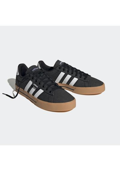 Core Black / Cloud White / Gum 3