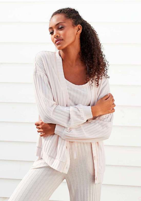 светло-бежевый