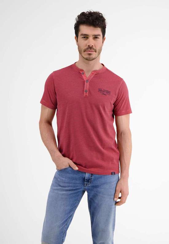 красный гибискус