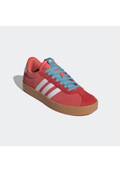 Кроссовки, вдохновленные дизайном Adidas Samba.