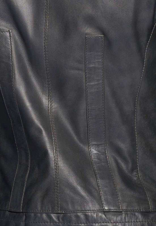 темно-серый