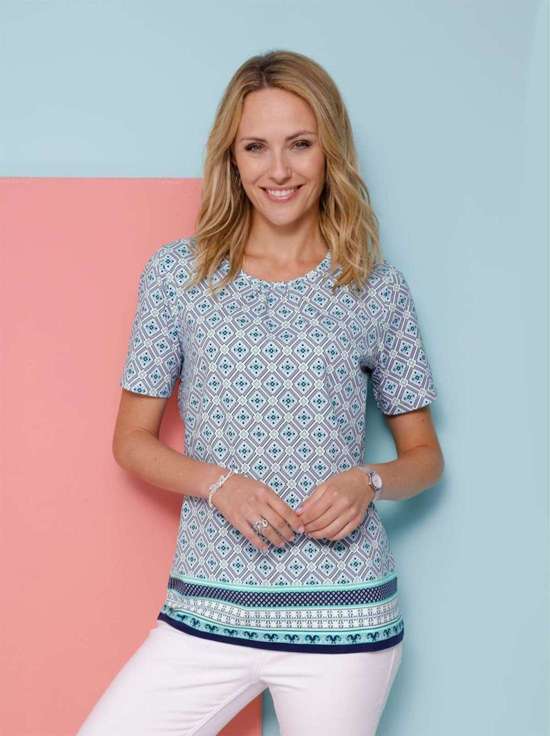 светло-синий-белый-с рисунком