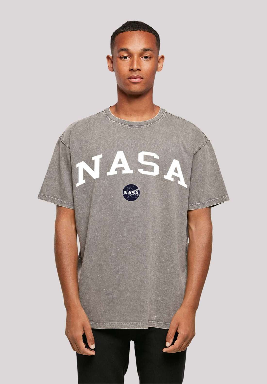 футболка NASA Collegiate Logo