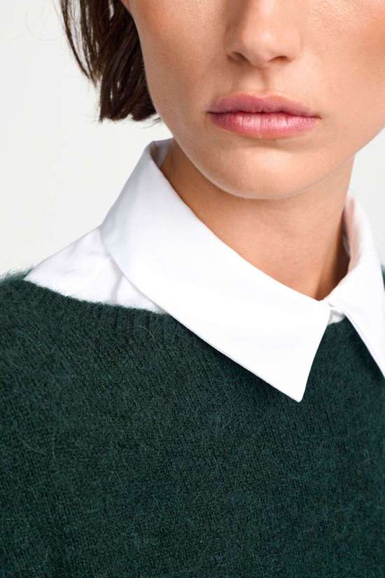 темно-зеленый