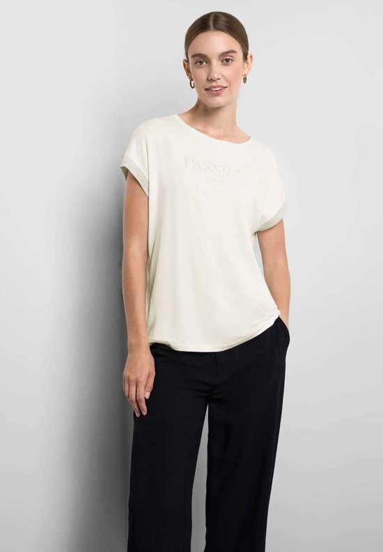 грязно-белый