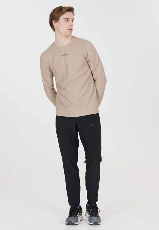 светло-бежевый