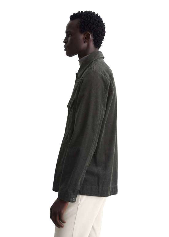 темно-серый