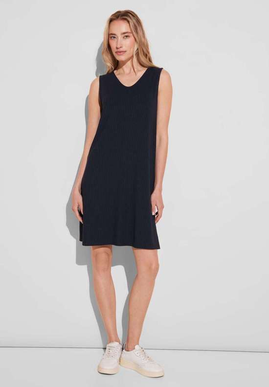 глубокий синий