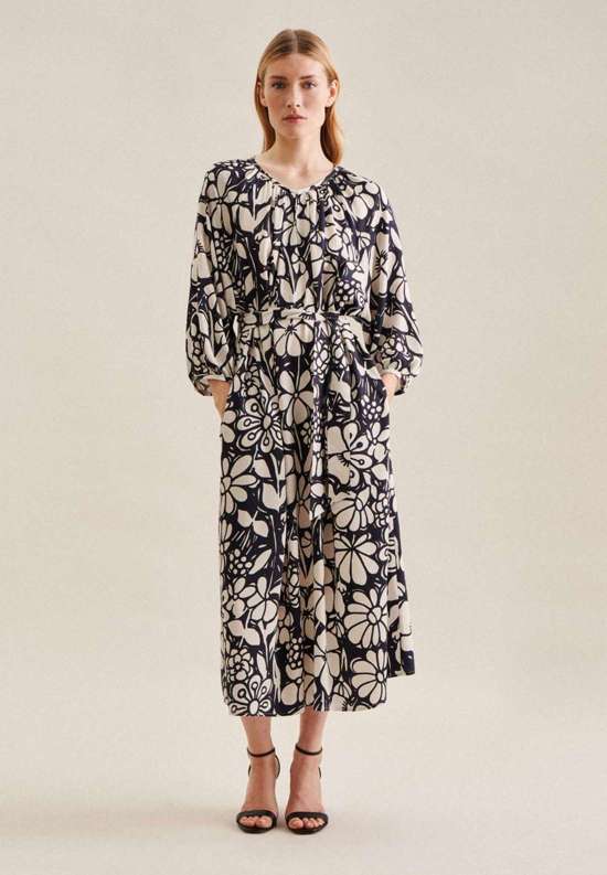 темно-синий