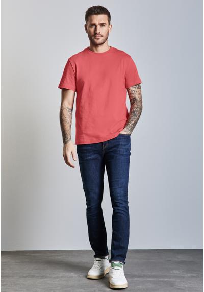 bleached red