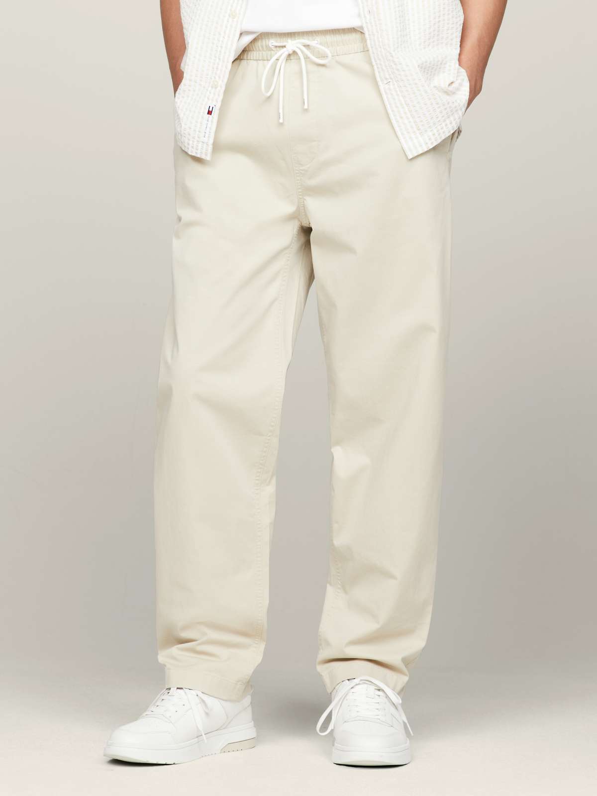 Тканевые брюки с эластичным поясом TJM AIDEN TAPERED CASUAL PANT