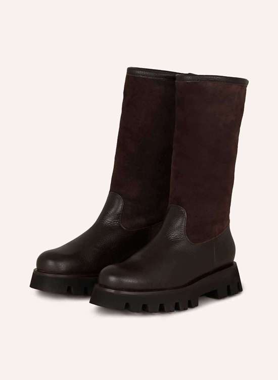 темно-коричневый