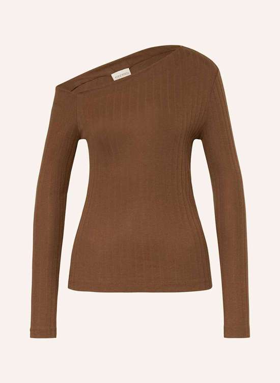 коричневый