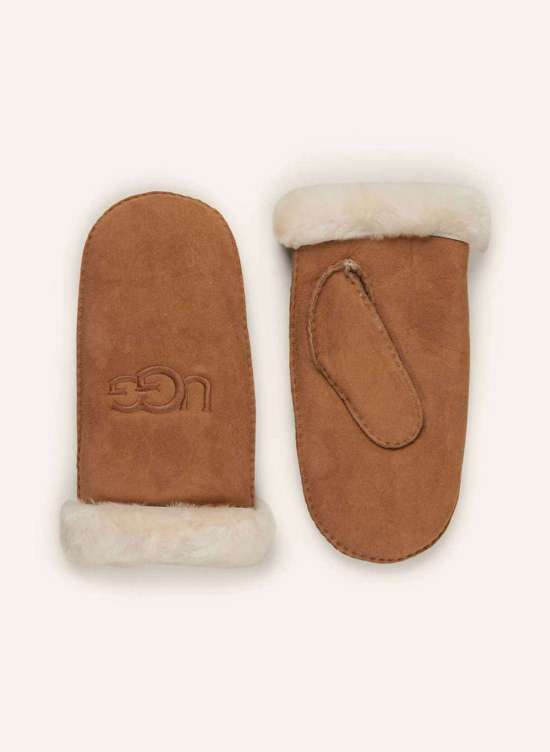 коричневый