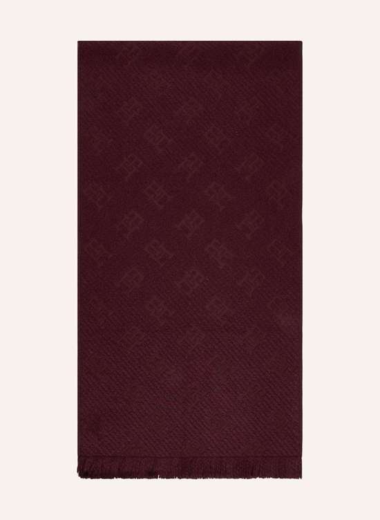 темно-красный