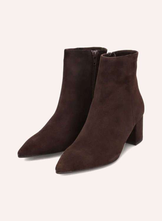 темно-коричневый