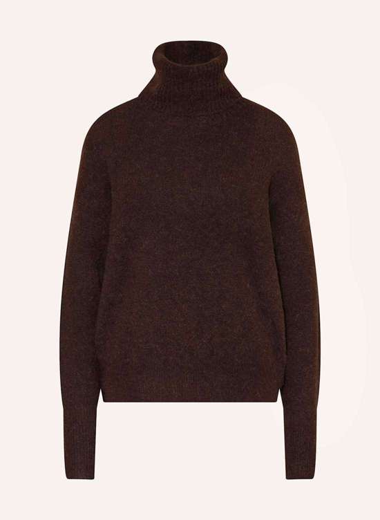 темно-коричневый