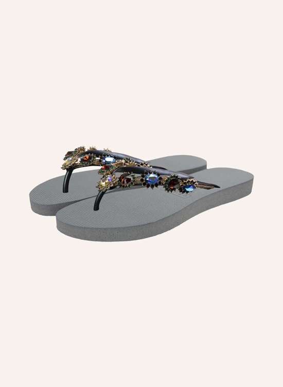 серебристый