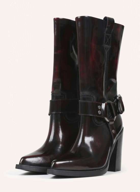 темно-красный