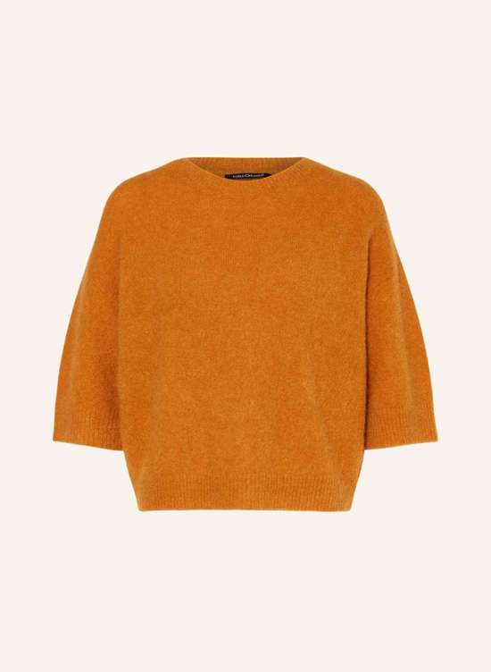 коричневый