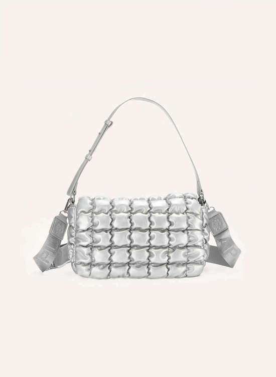 серебристый