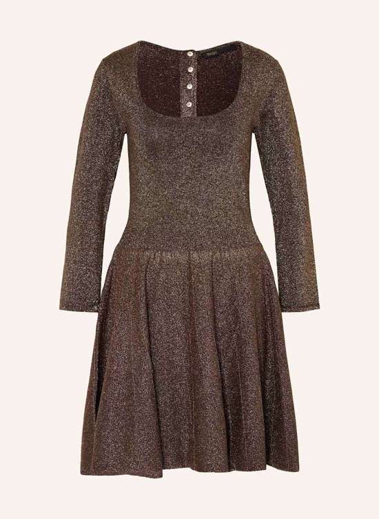 Платье из блестящей пряжи