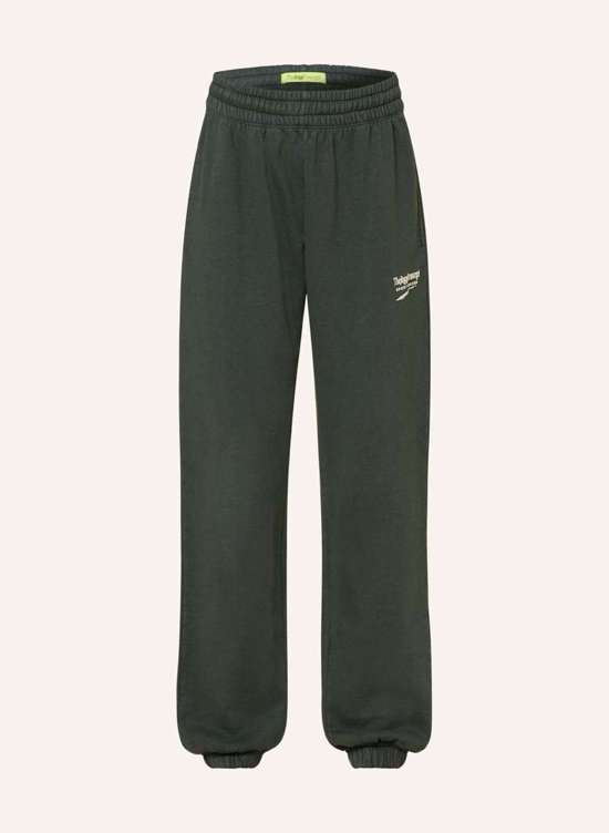 темно-зеленый