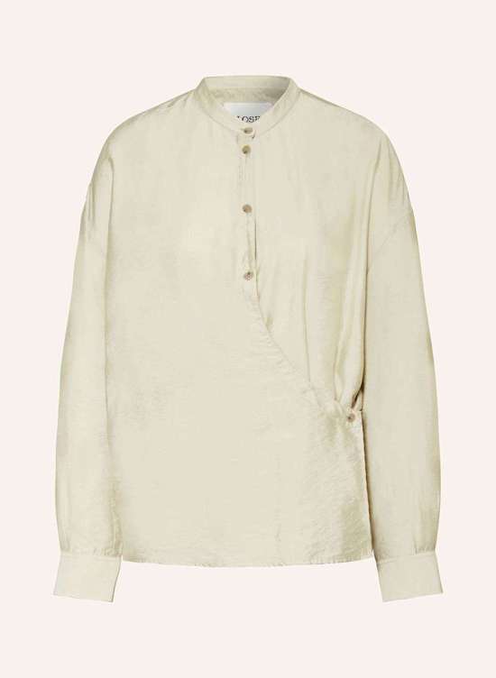 Атласная блузка с запахом