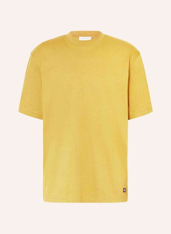 темно-желтый