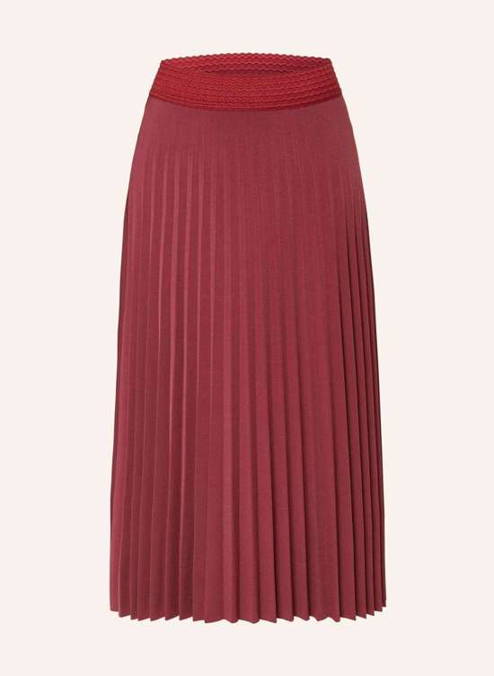 темно-красный