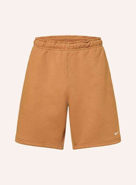 коричневый