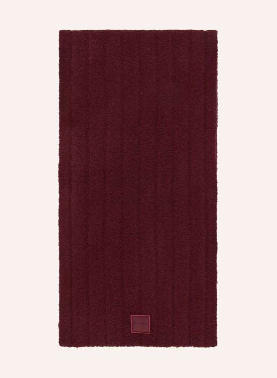 темно-красный