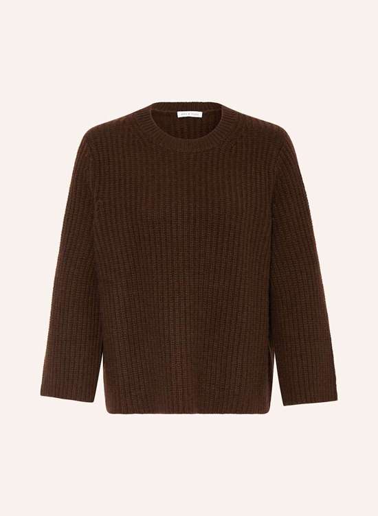 темно-коричневый