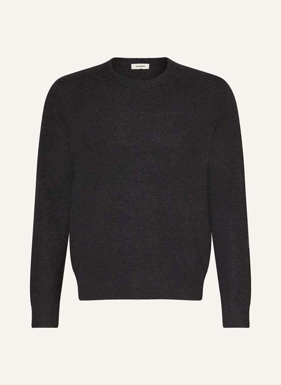 темно-коричневый