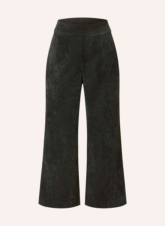 темно-зеленый